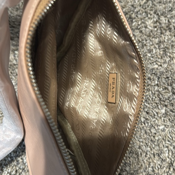 Prada leather triangle cross body bag - Picture 3 of 3